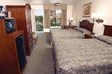Cortona Inn And Suites Anaheim Resort Hotel