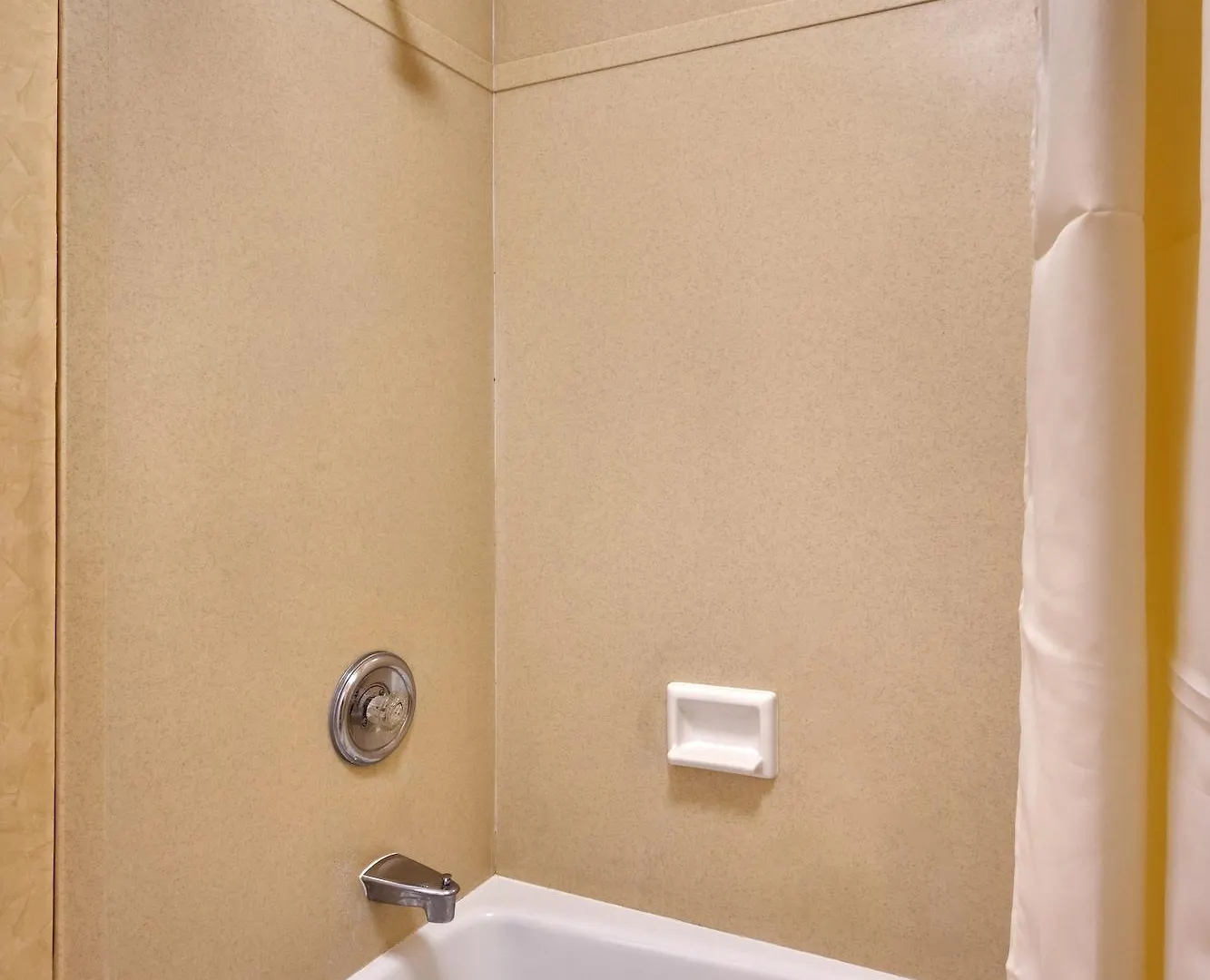 Cortona Inn And Suites Anaheim Resort