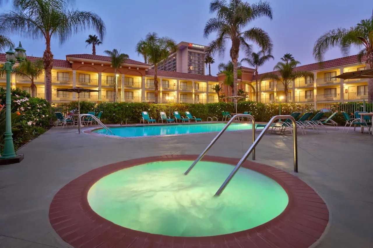 Hotel Cortona Inn And Suites Anaheim Resort